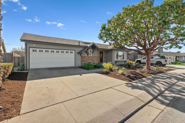 15 Del Rey Cir, Salinas