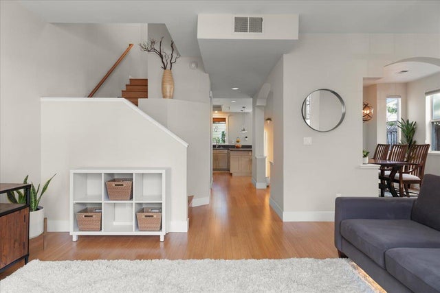 105 Village Cir, Santa Cruz