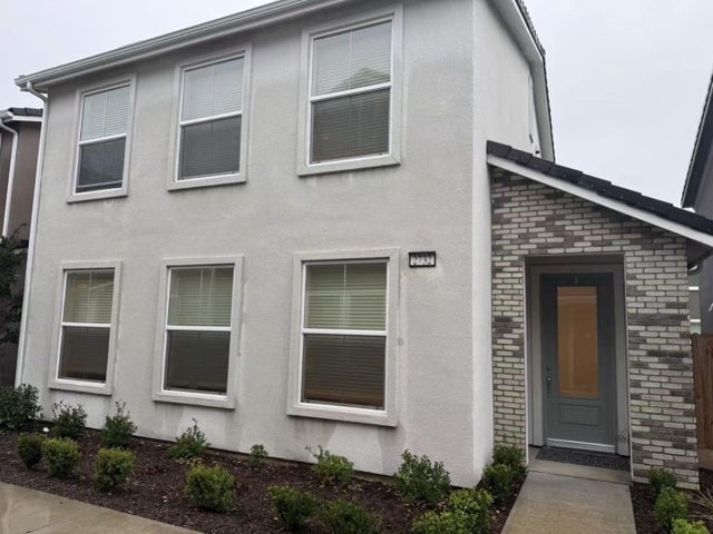 2732 E Teaberry Dr, FRESNO