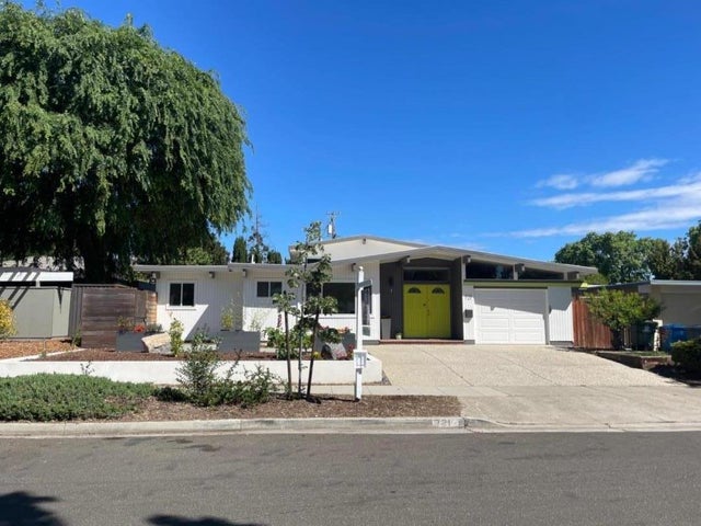 721 Stendhal Ln, Cupertino