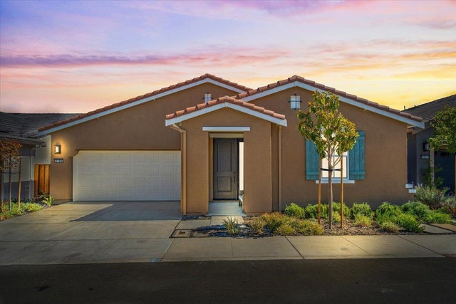 2109 White Oak Dr, HOLLISTER