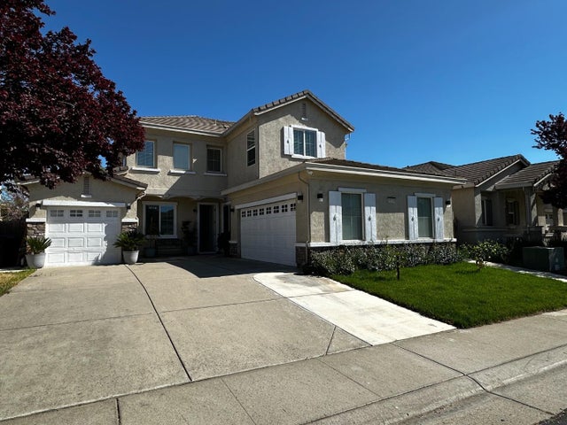 10133 Annie St, ELK GROVE