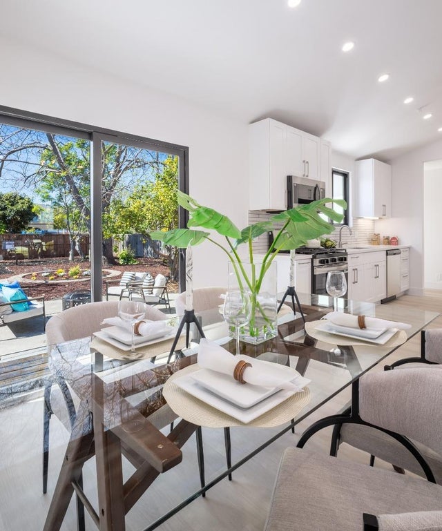 1371 Camellia Dr, EAST PALO ALTO