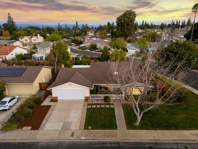 2733 Winfield Dr, MOUNTAIN VIEW