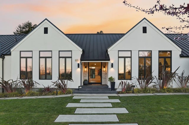 588 Craig Rd, HILLSBOROUGH