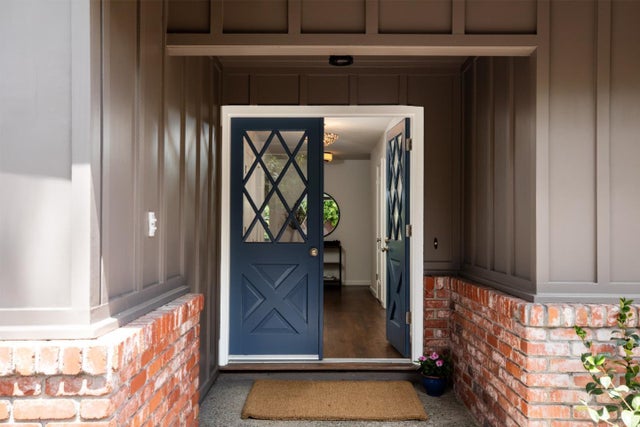 2910 Sherwood Dr, San Carlos