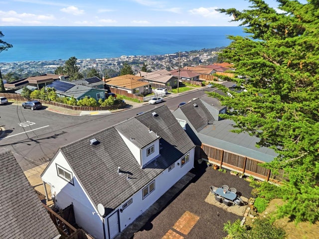 467 Heathcliff Dr, PACIFICA