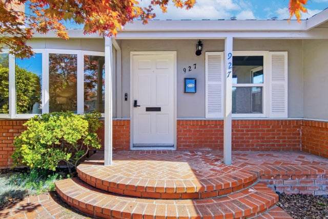927 Madeline Ln, Santa Clara