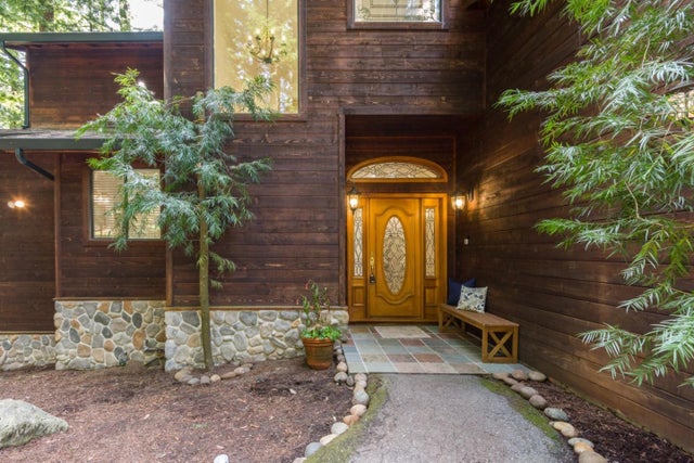 6 Megans Ln, WOODSIDE