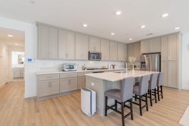 2773 Telegraph Blvd, MARINA