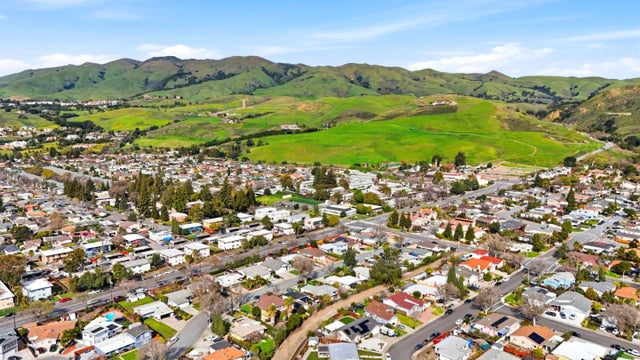 1647 Jupiter Dr, Milpitas