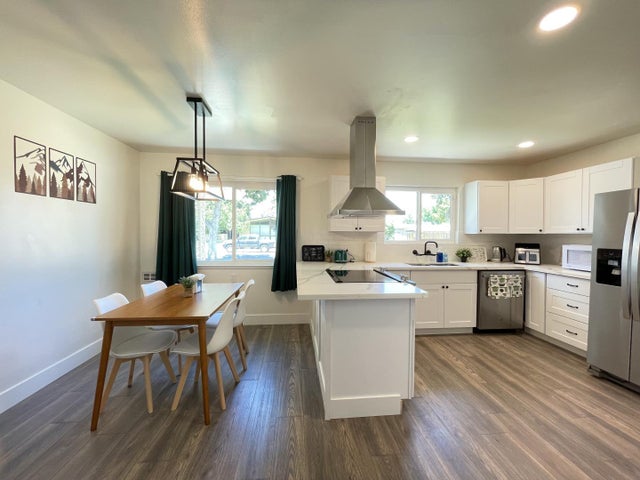 725 W Rialto Ave, FRESNO