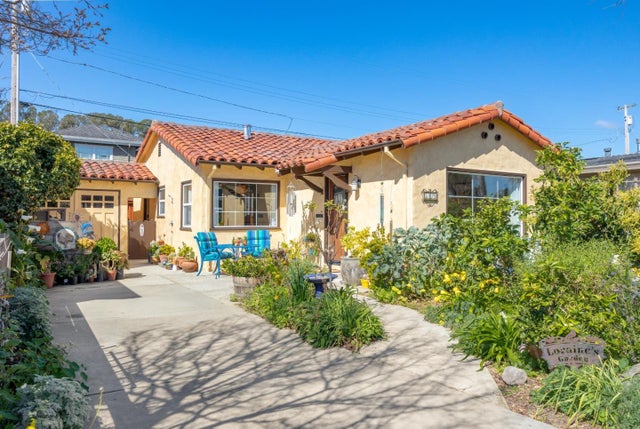 609 Oak Dr, Capitola