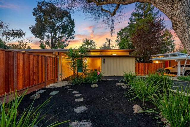 1080 Moffett Cir, PALO ALTO