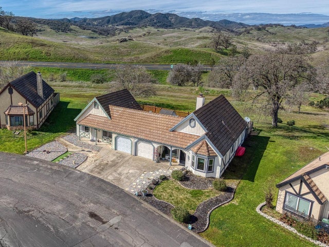 5443 Oxford Dr, LAKEPORT