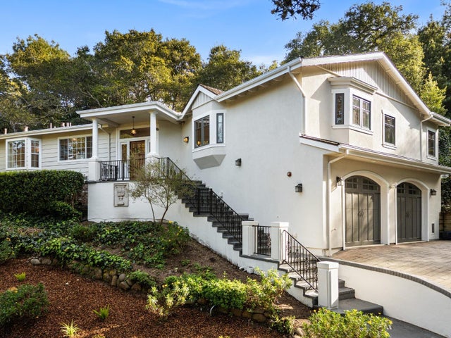 2260 Summit Dr, Hillsborough