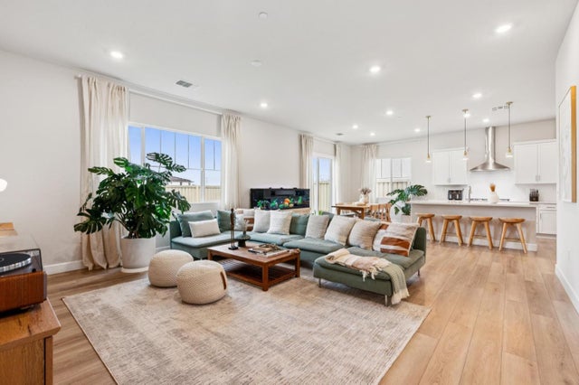 1889 Water St, BRENTWOOD