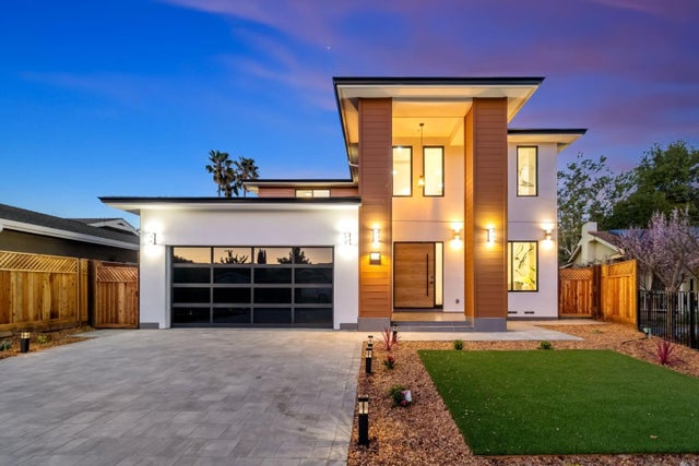 1040 W Riverside Way, San Jose