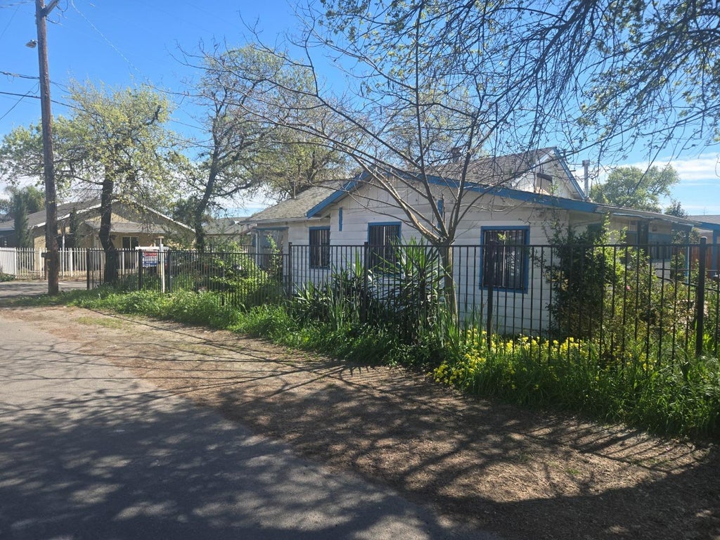 1647 N Gilchrist Ave, STOCKTON