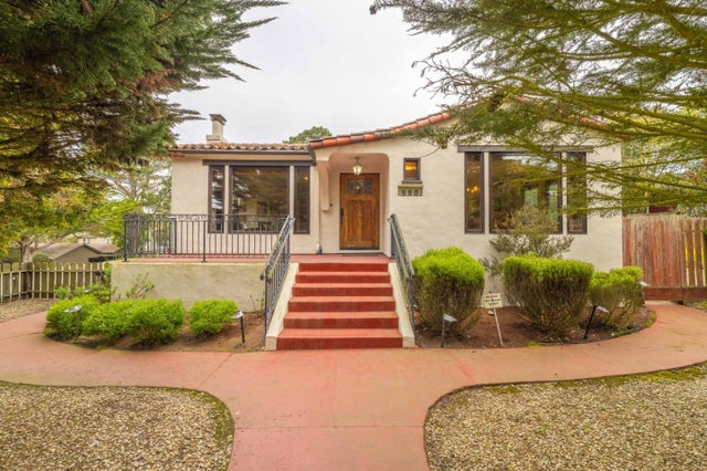 990 Sinex Ave, PACIFIC GROVE