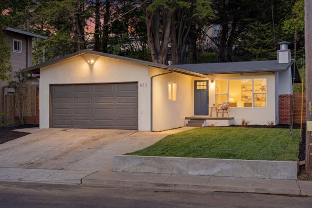 623 Miller Ave, Pacifica