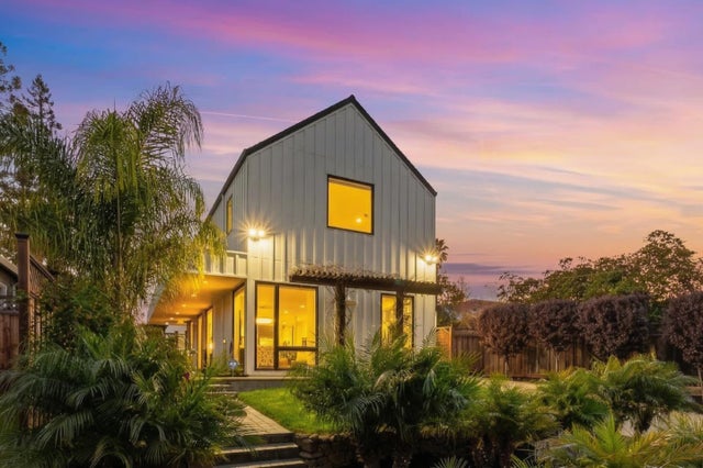 16 Hillview Ave, Redwood City