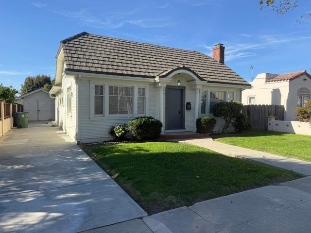 22 Willow St, SALINAS