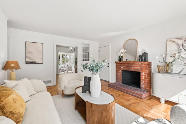 1135 Valencia Way, PACIFICA