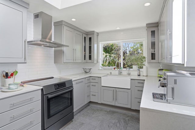 329 Stuart Ave, PACIFIC GROVE