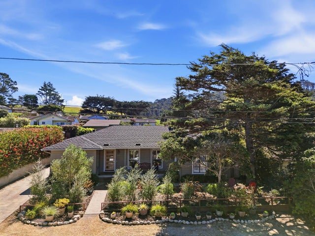 329 Stuart Ave, PACIFIC GROVE