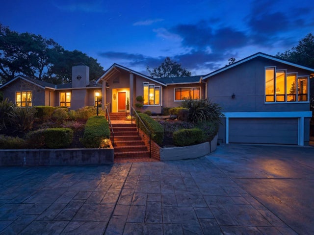 5666 Arboretum Dr, Los Altos