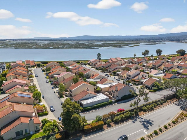 31 Barcelona Cir, REDWOOD CITY