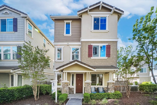 7026 N Mariposa Ln, DUBLIN