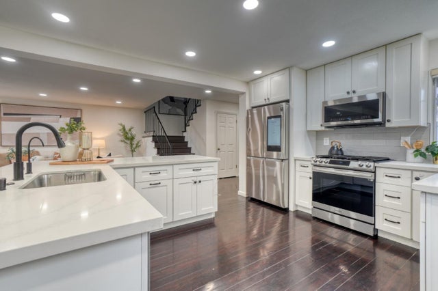 15 Amy Dr, SAN MATEO