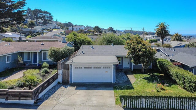 352 Monterey Rd, PACIFICA