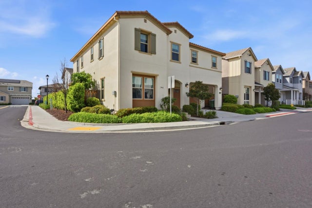 39442 N Darner Dr, NEWARK