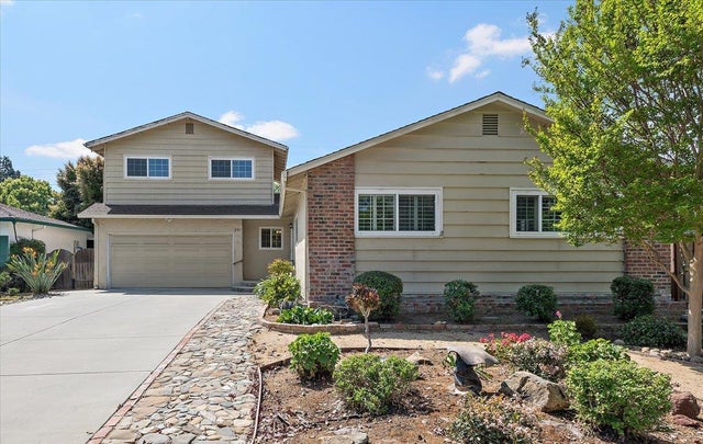 898 Hummingbird Dr, SAN JOSE