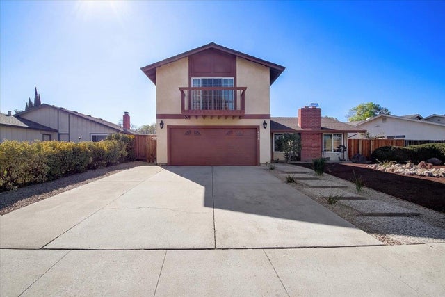 4918 Avenida De Los Arboles, SANTA CLARA