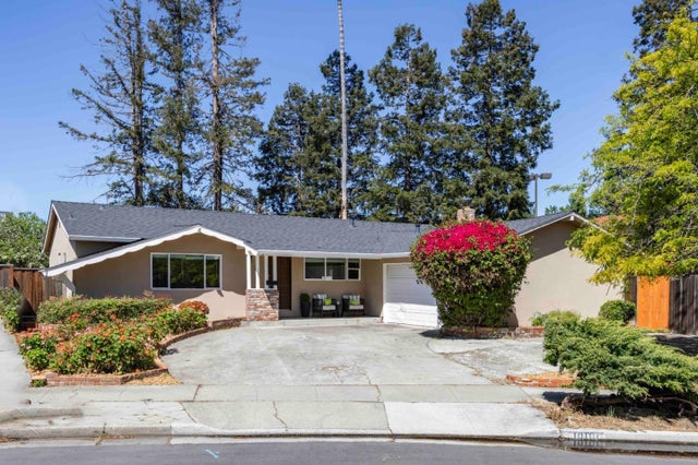 10101 Richwood Dr, CUPERTINO