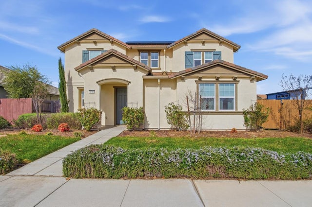 1703 W Woodward Ave, MANTECA