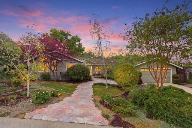 1037 Yorkshire Dr, LOS ALTOS