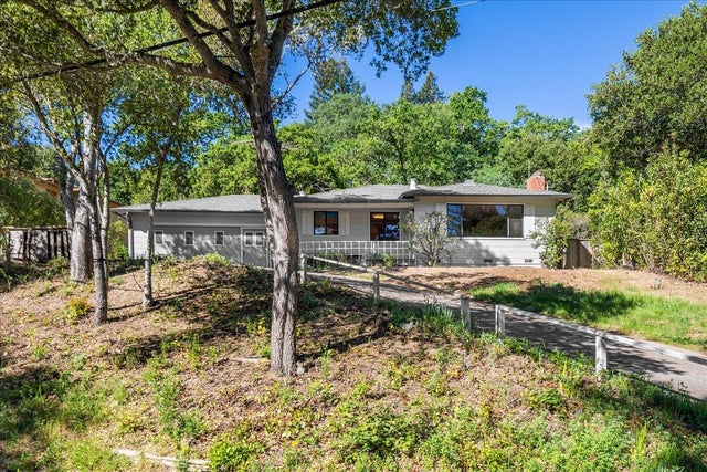 208 Canyon Dr, PORTOLA VALLEY