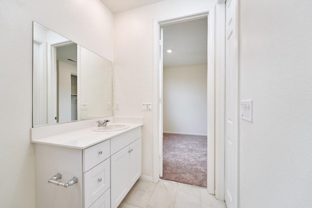 729 Daniel Freeman Cir, INGLEWOOD