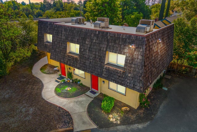 2429 Court St, Redding