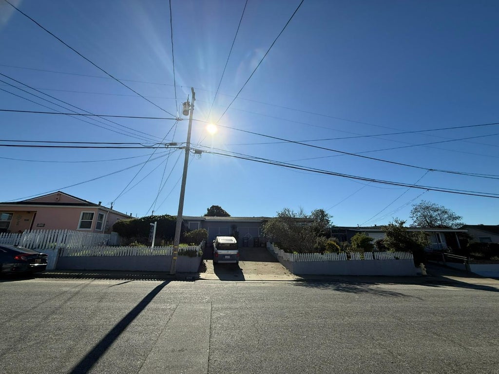 1266 Wanda Ave, Seaside/Sand City