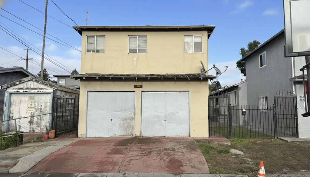 7856-7858 Garfield Ave, OAKLAND