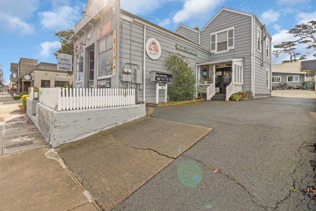 883 Lighthouse Ave, MONTEREY