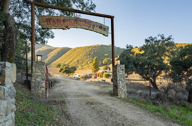 33120 River Rd, Gonzales