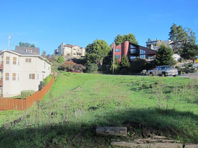 121 Lewis Ave, EL GRANADA