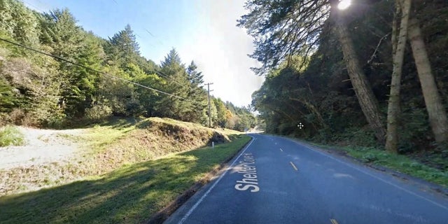 8696 Shelter Cove Rd, WHITETHORN